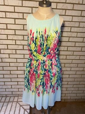Sleeveless Tropical Print Midi Dress in Mint and Pink